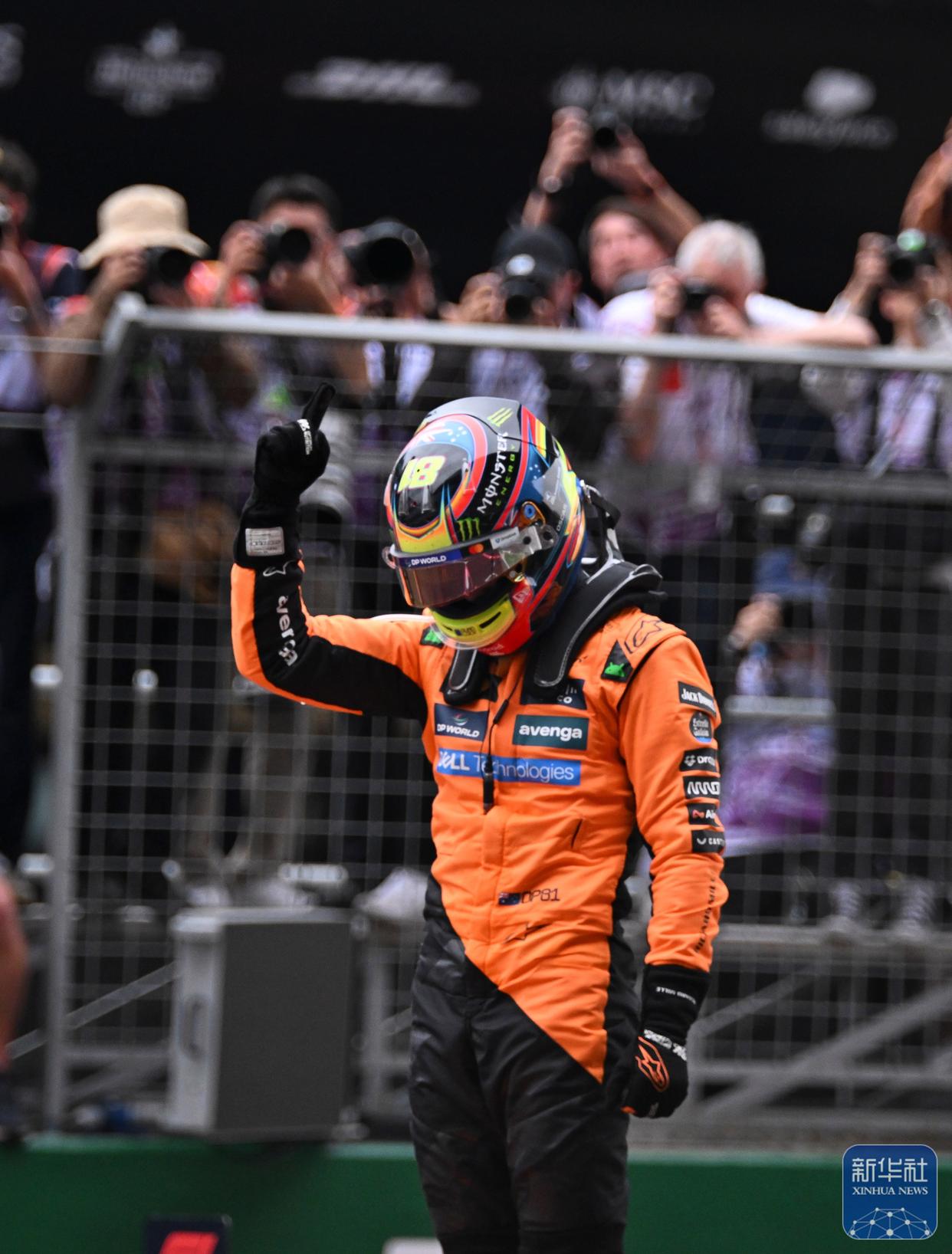 雷诺车队力克红牛二队，皮亚斯特里关键制胜