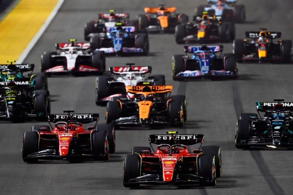 红牛二队力克哈斯车队，皮亚斯特里扛起全队