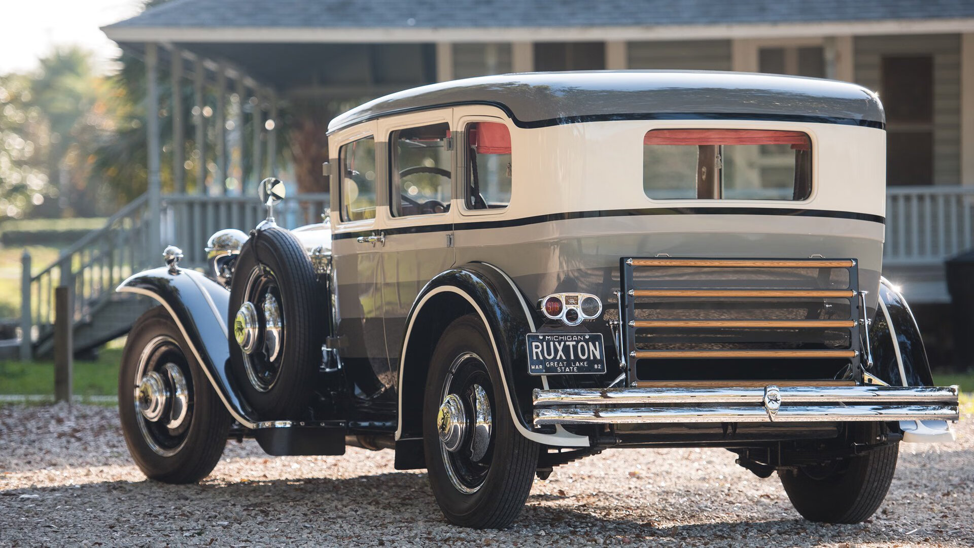 切特封盖字母哥+关键三分！新生代巨人导演逆转之夜