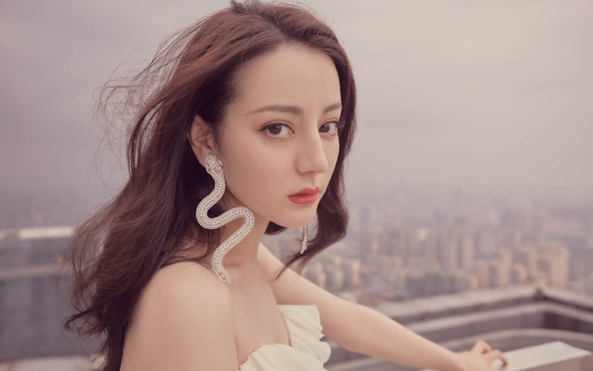 孤星闪耀，2026世界杯豪门对决，喀麦隆铁壁难撼，格列兹曼一剑封喉